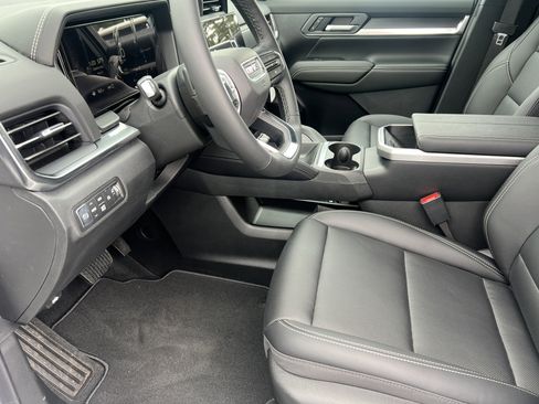 New 2026 GMC Terrain Elevation w/ Elevation Premium Package AWD/4WD image 14