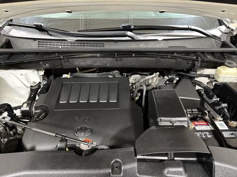 Used 2015 Toyota Highlander Plus AWD/4WD image 25