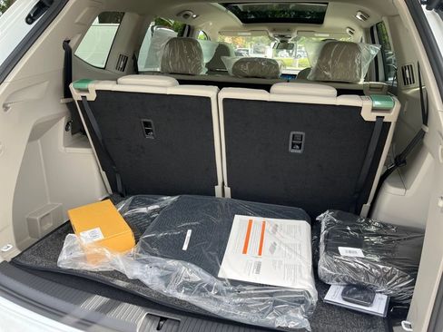 New 2026 Volkswagen Atlas SEL Premium R-Line image 22