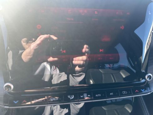 Used 2024 Jeep Wagoneer L Series II w/ Flexible Seating Group image 31