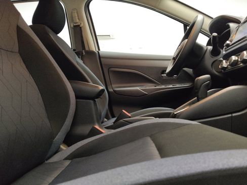Used 2025 Nissan Versa SV FWD image 21