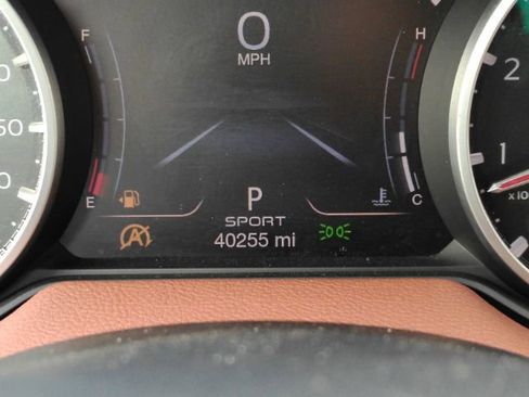 Used 2021 Maserati Levante AWD/4WD image 41
