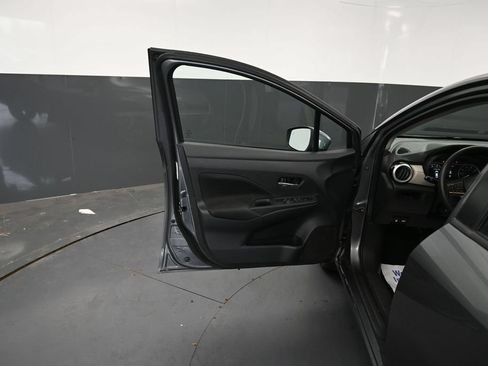 Used 2021 Nissan Versa SV FWD image 21