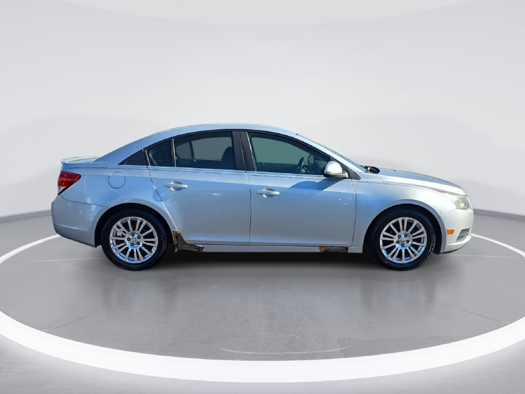 Used 2011 Chevrolet Cruze Eco FWD image 2