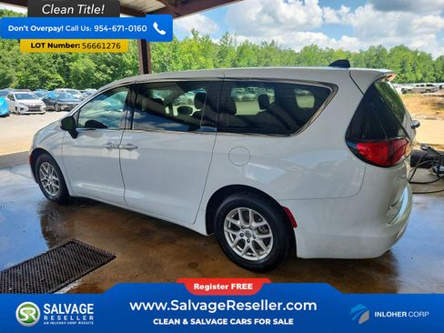 Used 2023 Chrysler Voyager LX FWD image 3