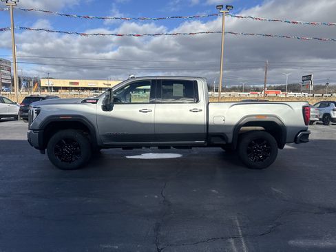 Used 2024 GMC Sierra 2500 AT4 w/ AT4 Preferred Package image 7