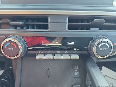 Used 2024 Toyota Tacoma SR image 23