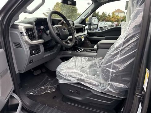 New 2026 Ford F250 XLT w/ XLT Premium Package image 9