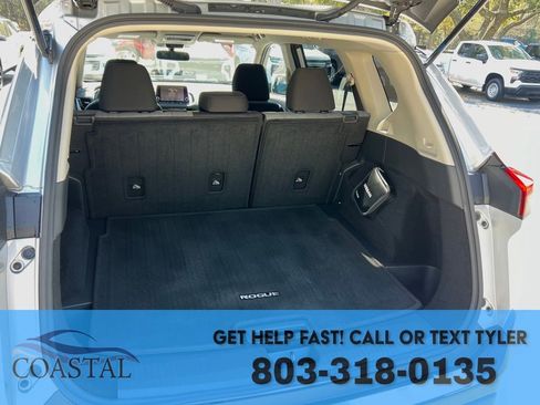 Used 2021 Nissan Rogue SV image 21