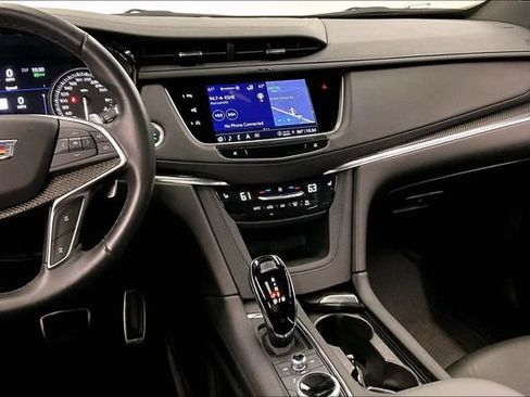 Used 2024 Cadillac XT5 Sportv w/ Technology Package AWD/4WD image 7