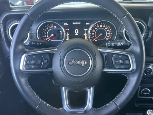 Used 2018 Jeep Wrangler Unlimited Sahara AWD/4WD image 23