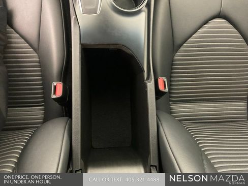 Used 2019 Toyota Camry SE FWD image 40