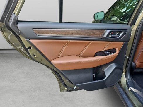 Used 2019 Subaru Outback 3.6R Touring AWD/4WD image 33