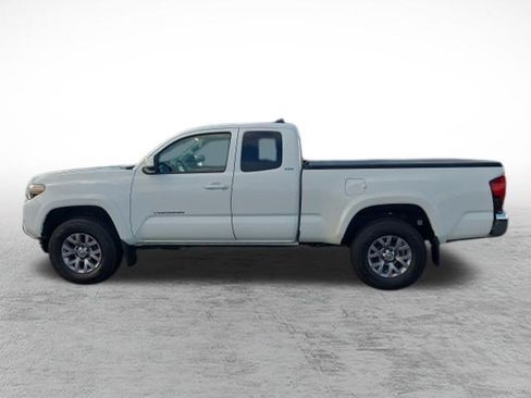 Certified 2019 Toyota Tacoma SR5 AWD/4WD image 8