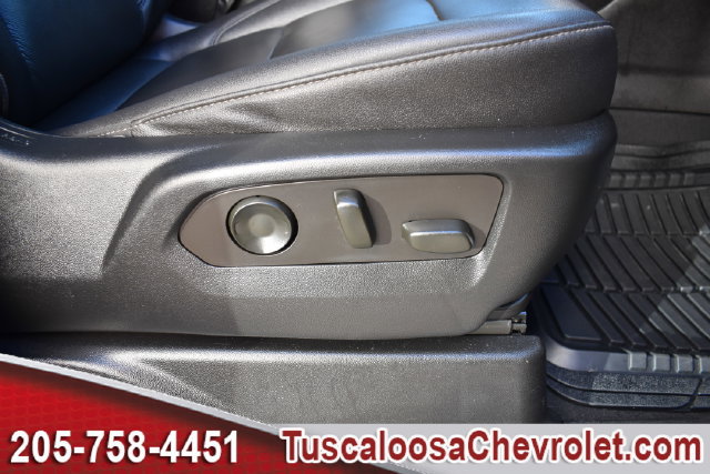 Used 2023 Chevrolet Suburban Z71 w/ Luxury Package AWD/4WD image 32