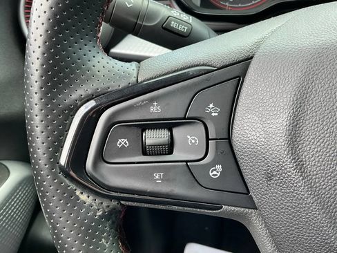Used 2024 Chevrolet Trax RS FWD image 44
