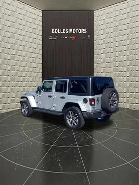 Certified 2024 Jeep Wrangler Unlimited w/ Convenience Group AWD/4WD image 12