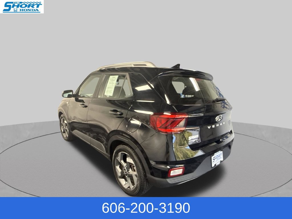 Used 2022 Hyundai Venue SEL FWD image 8