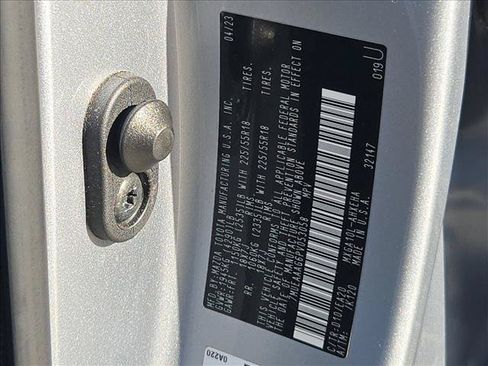 Used 2023 Toyota Corolla Cross XLE FWD image 18
