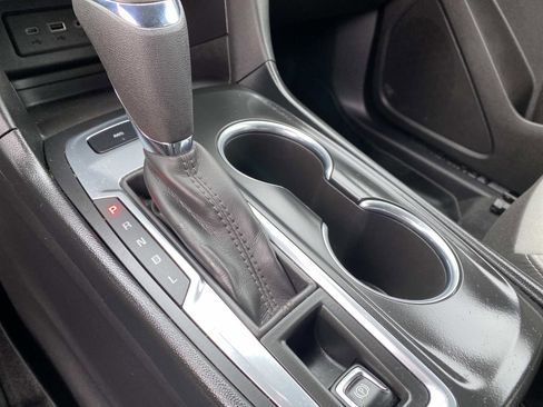 Used 2019 Chevrolet Equinox LS w/ LS Convenience Package image 16