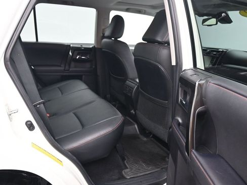 Used 2022 Toyota 4Runner TRD Off-Road Premium image 15