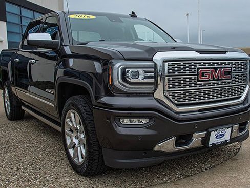 Used 2016 GMC Sierra 1500 Denali w/ Enhanced Driver Alert Package image 7