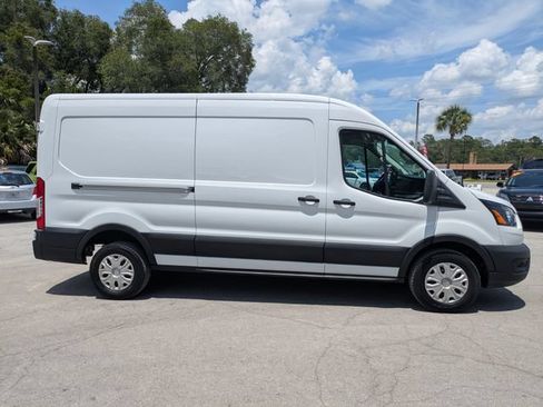 Used 2022 Ford E-Transit Medium Roof RWD image 3