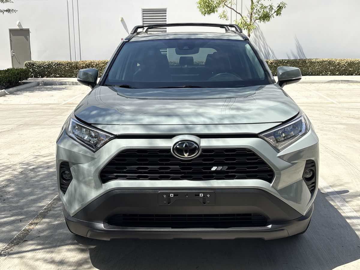 Used 2021 Toyota RAV4 XLE Premium w/ Carpet Mat Package (TMS) FWD image 8