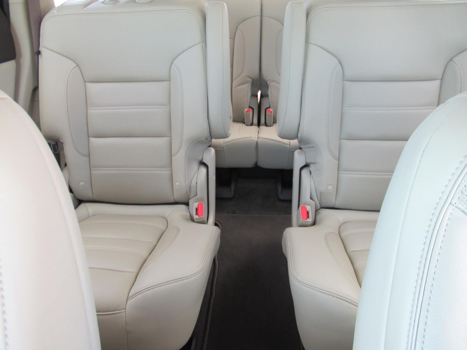 Used 2019 GMC Acadia Denali w/ Technology Package FWD image 39