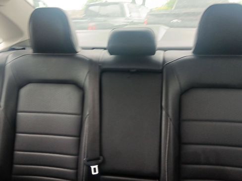 Used 2022 Volkswagen Jetta SE w/ Panoramic Sunroof Package FWD image 17