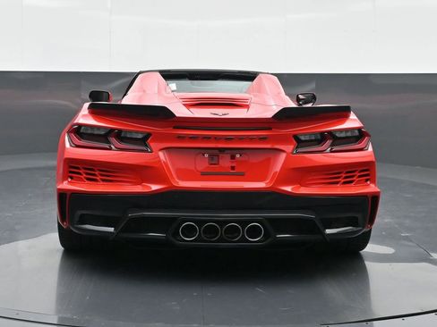 Used 2025 Chevrolet Corvette Z06 RWD image 15