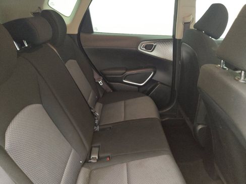 Used 2023 Kia Soul LX w/ LX Technology Package FWD image 19