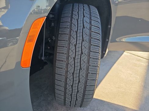 Used 2022 Chrysler Pacifica Touring-L image 37