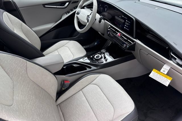 New 2026 Kia Niro Wave w/ Wave Preserve Package FWD image 19
