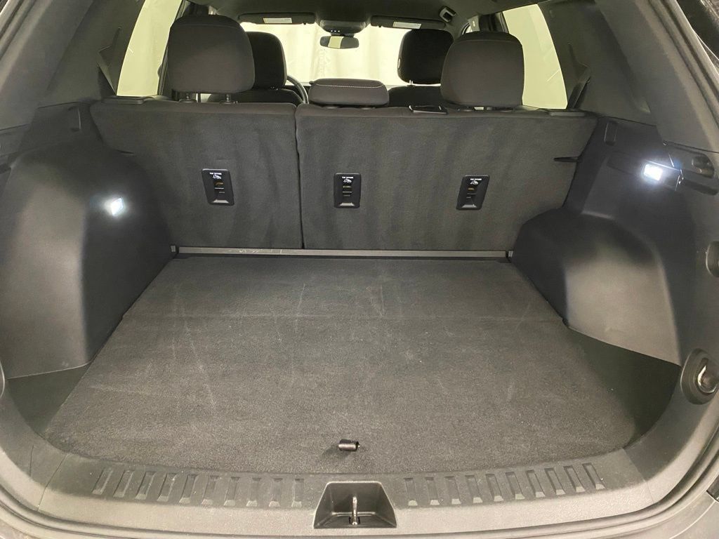 Used 2025 GMC Terrain Elevation AWD/4WD image 8