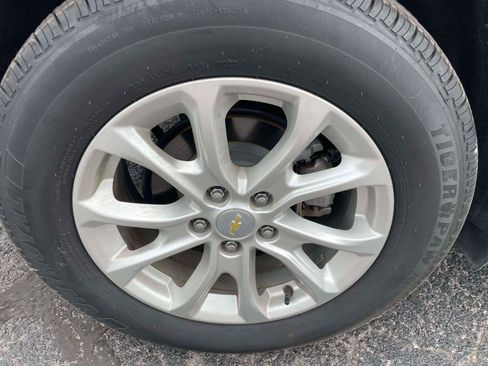 Used 2019 Chevrolet Equinox LT w/ LPO, Cargo Package FWD image 9