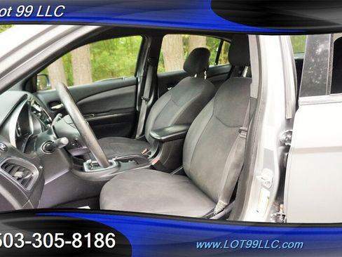 Used 2013 Chrysler 200 LX FWD image 2