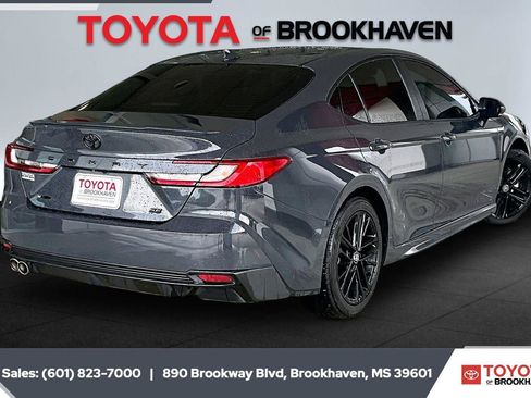 Used 2025 Toyota Camry SE w/ Convenience Package FWD image 11