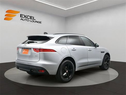 Used 2020 Jaguar F-PACE R-Sport image 5