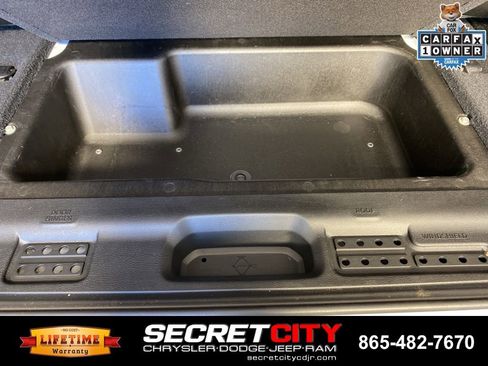 Used 2022 Jeep Wrangler Unlimited Rubicon AWD/4WD image 32