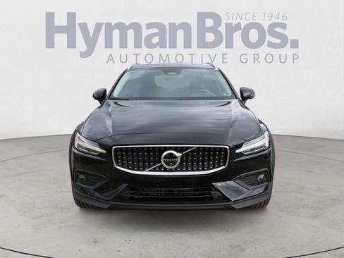 Used 2025 Volvo V60 B5 Cross Country Plus AWD/4WD image 8