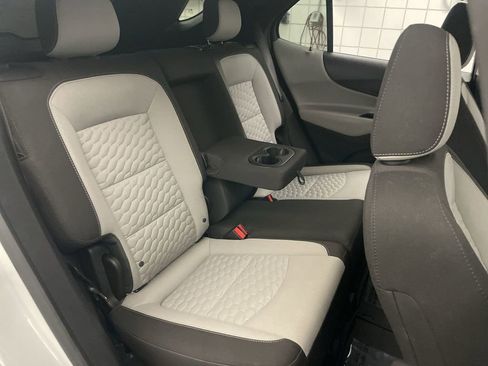 Used 2019 Chevrolet Equinox LT w/ Driver Convenience Package image 19