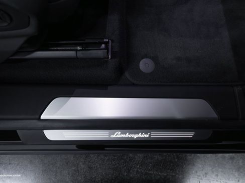 Used 2023 Lamborghini Urus S image 50