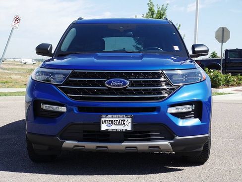 Used 2020 Ford Explorer XLT w/ Equipment Group 202A AWD/4WD image 9