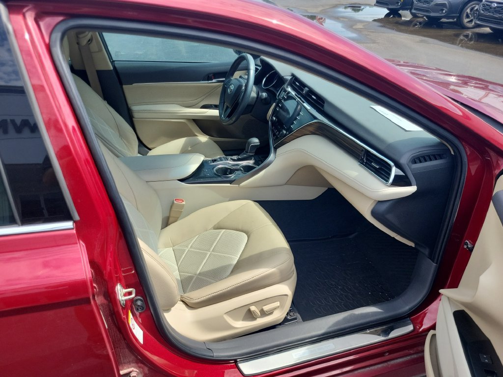 Used 2018 Toyota Camry XLE w/ Driver Assist Package FWD image 12