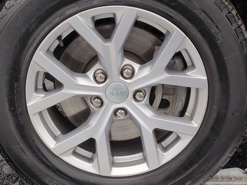 Used 2022 Jeep Grand Cherokee L Limited w/ Luxury Tech Group II image 14