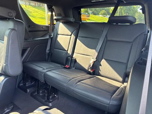 Certified 2022 Chevrolet Tahoe Z71 w/ Luxury Package AWD/4WD image 10