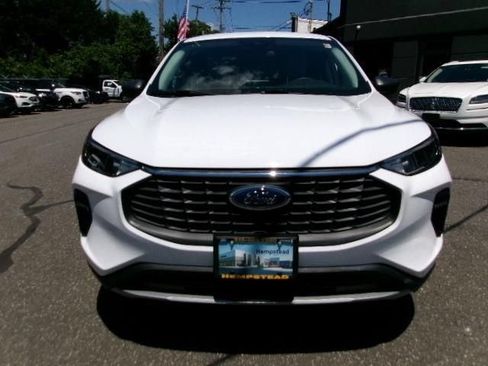 Certified 2023 Ford Escape Active AWD/4WD image 2