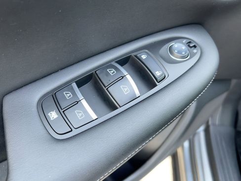 Used 2021 INFINITI QX50 Luxe w/ Appearance Package image 21