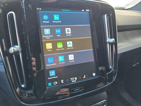 Certified 2023 Volvo C40 P8 Recharge Ultimate w/ Protection Package Premier image 23